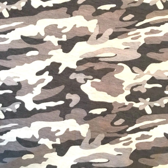 Tickled Teal Camo Striped Tunic Top Womens Size Medium Army Green Grey Knot Tie - Picture 9 of 9